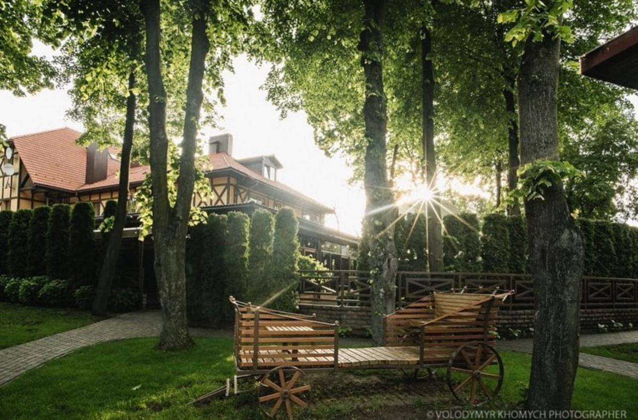 Sribni Leleky Hotel & Spa Lutsʼk Extérieur photo