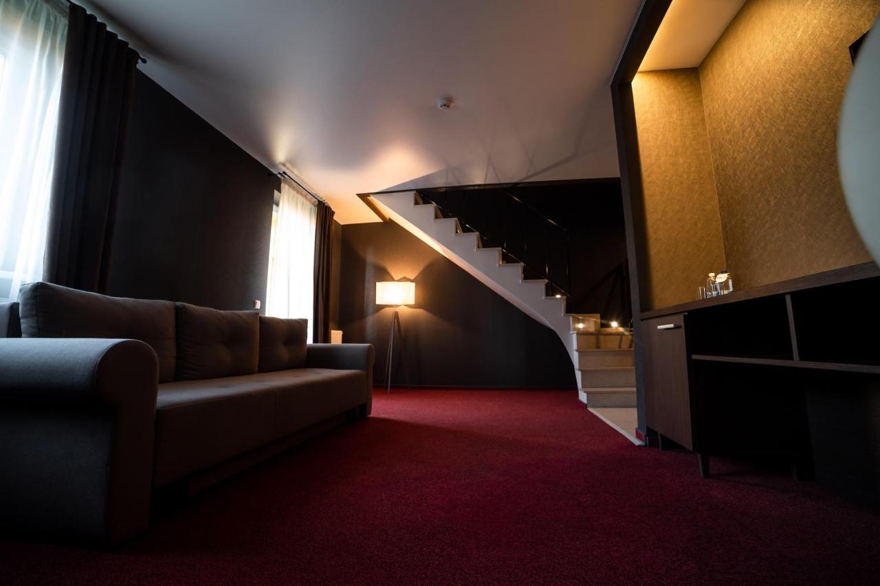 Sribni Leleky Hotel & Spa Lutsʼk Extérieur photo